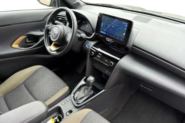 Toyota Yaris Cross (2023) thumbnail 3