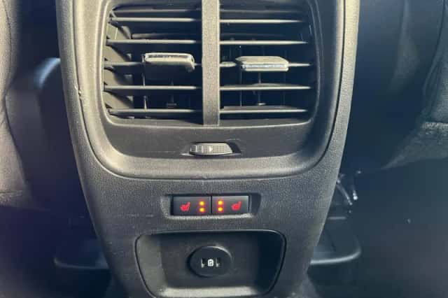 Ford Kuga (2023) thumbnail 25