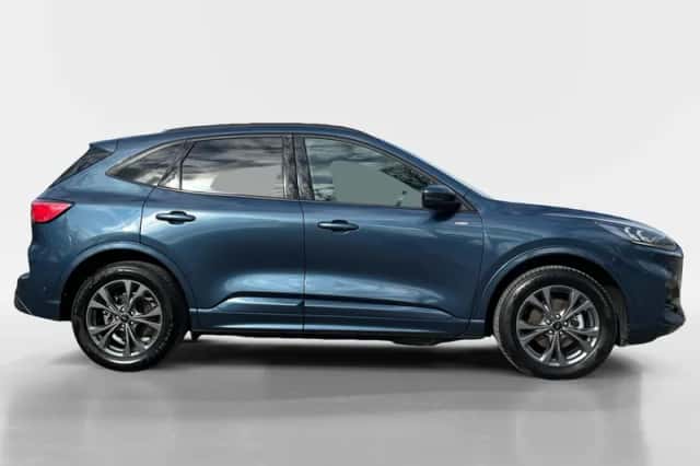 Ford Kuga (2023) thumbnail 4