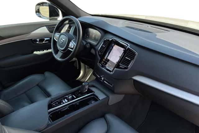 Volvo XC90 (2021) thumbnail 3