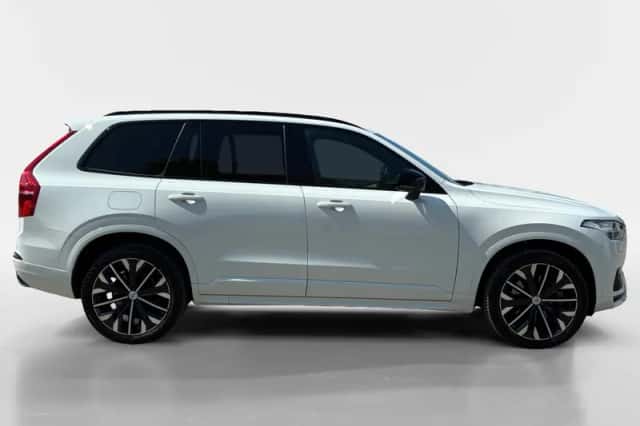 Volvo XC90 (2021) thumbnail 4