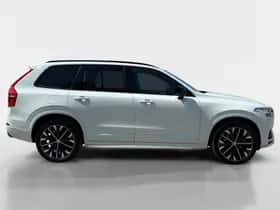 Volvo XC90 (2021) thumbnail 4