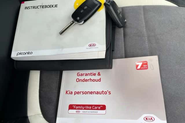 Kia Picanto (2016) thumbnail 25
