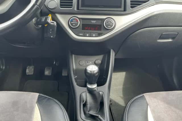 Kia Picanto (2016) thumbnail 8