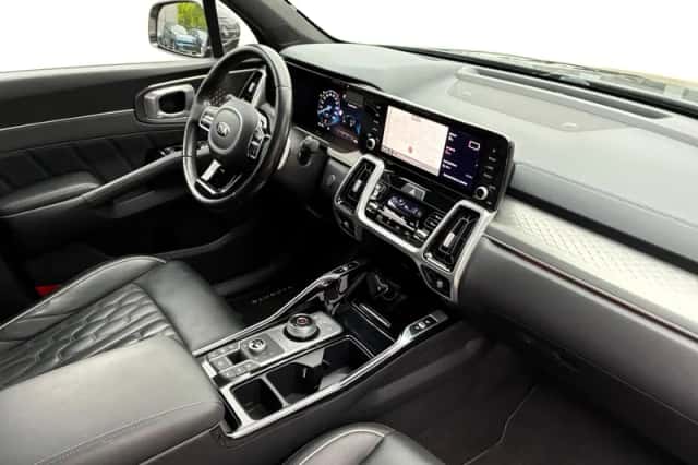 Kia Sorento (2021) thumbnail 3