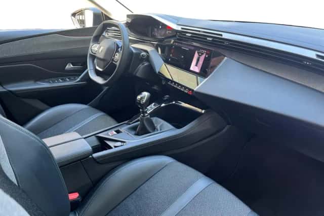 Peugeot 308 (2022) thumbnail 3