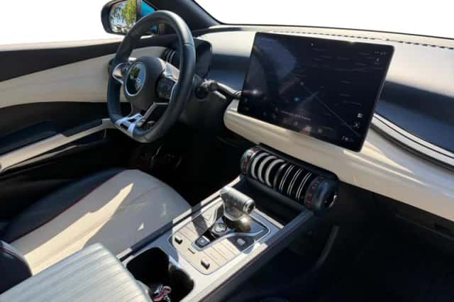 BYD Atto 3 (2023) thumbnail 3