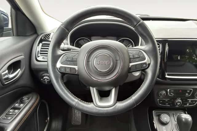 Jeep Compass (2017) thumbnail 17