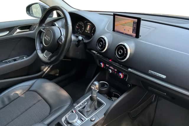Audi A3 (2014) thumbnail 3