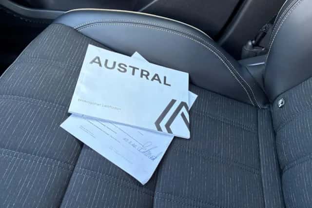 Renault Austral (2023) thumbnail 23