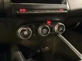Renault Captur (2023) thumbnail 24