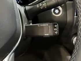 Renault Captur (2023) thumbnail 33
