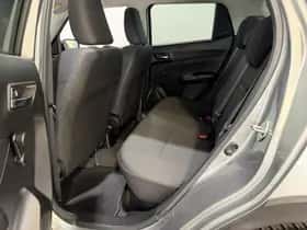 Suzuki Swift (2019) thumbnail 12
