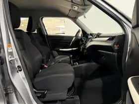 Suzuki Swift (2019) thumbnail 17