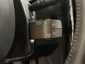 Renault Clio (2014) thumbnail 25