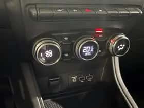 Renault Captur (2023) thumbnail 31