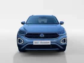 Volkswagen T-Roc (2024) thumbnail 2