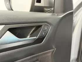 Volkswagen T-Roc (2024) thumbnail 13