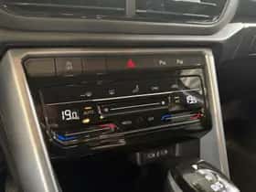 Volkswagen T-Roc (2024) thumbnail 24