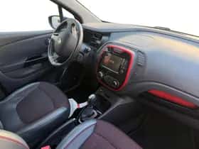Renault Captur (2017) thumbnail 35