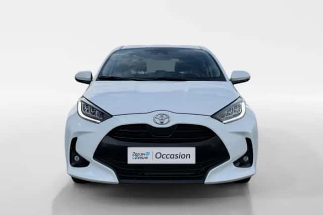 Toyota Yaris (2024) thumbnail 2