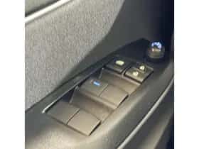 Toyota Yaris (2024) thumbnail 12