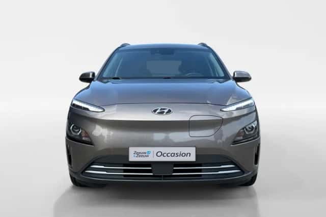 Hyundai Kona (2022) thumbnail 2
