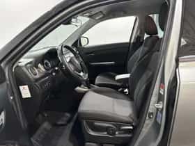 Suzuki Vitara (2022) thumbnail 12