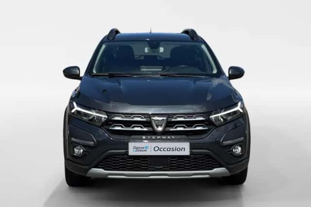 Dacia Sandero Stepway (2021) thumbnail 2