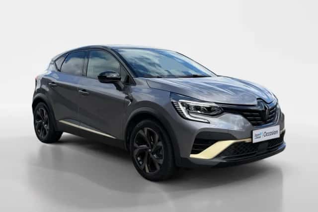 Renault Captur (2023) thumbnail 3