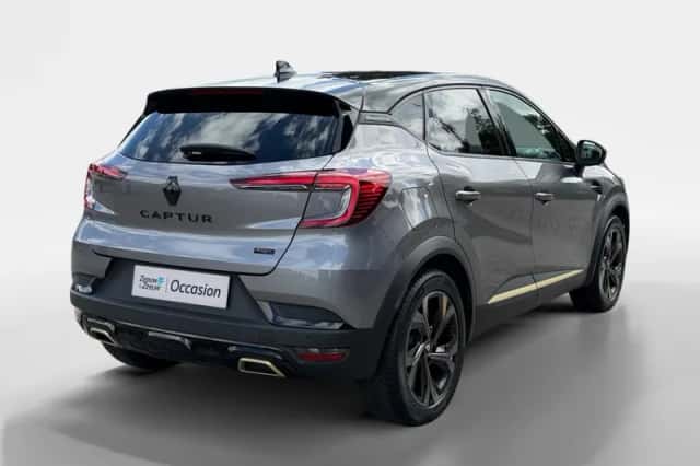 Renault Captur (2023) thumbnail 5