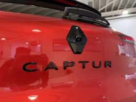 Renault Captur (2023) thumbnail 16
