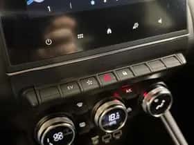 Renault Captur (2023) thumbnail 23