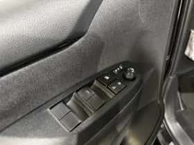 Toyota Yaris (2025) thumbnail 13