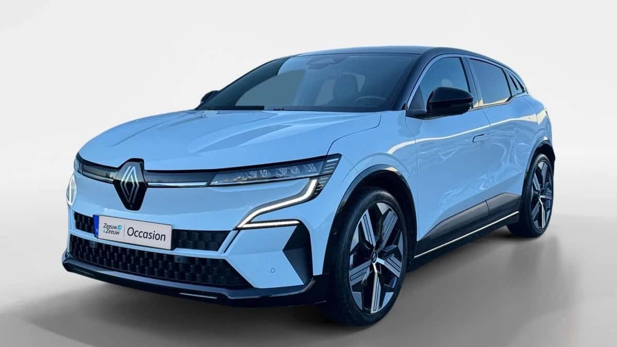 Renault Mégane E-Tech (2023) — foto 1