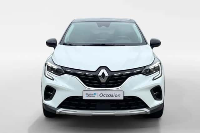 Renault Captur (2022) thumbnail 2