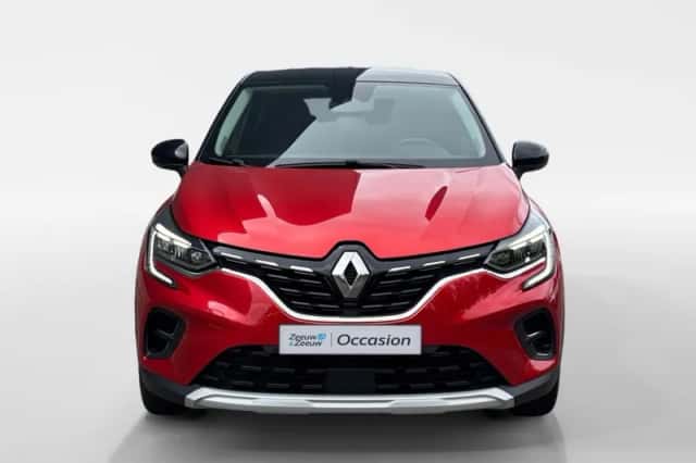 Renault Captur (2022) thumbnail 2