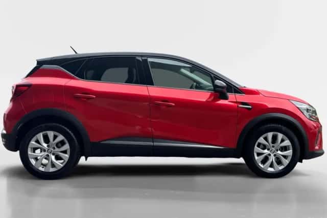 Renault Captur (2022) thumbnail 4