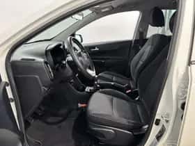 Kia Picanto (2023) thumbnail 12