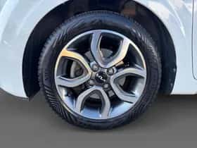 Kia Picanto (2023) thumbnail 10