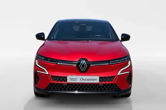 Renault Mégane E-Tech (2023) thumbnail 2