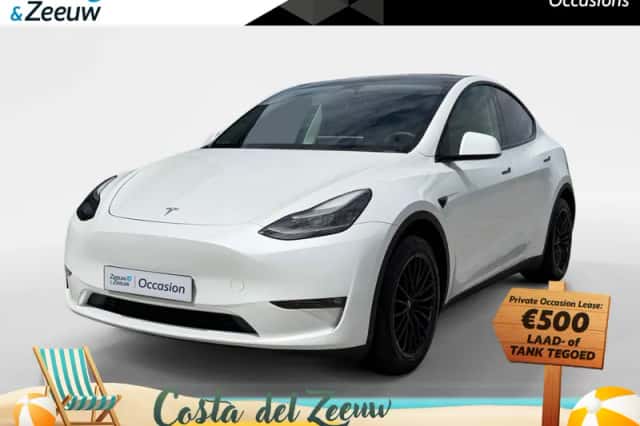 Tesla Model Y (2023) thumbnail 1