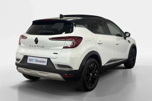 Renault Captur (2023) thumbnail 2
