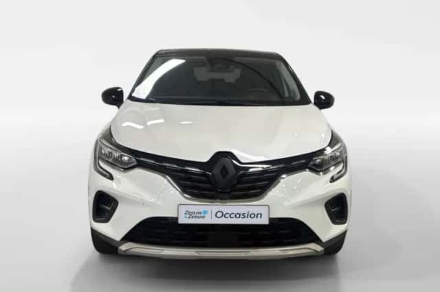Renault Captur (2023) thumbnail 3