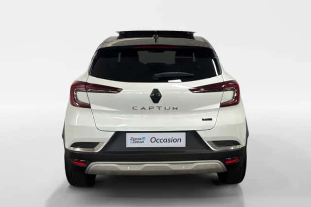 Renault Captur (2023) thumbnail 4