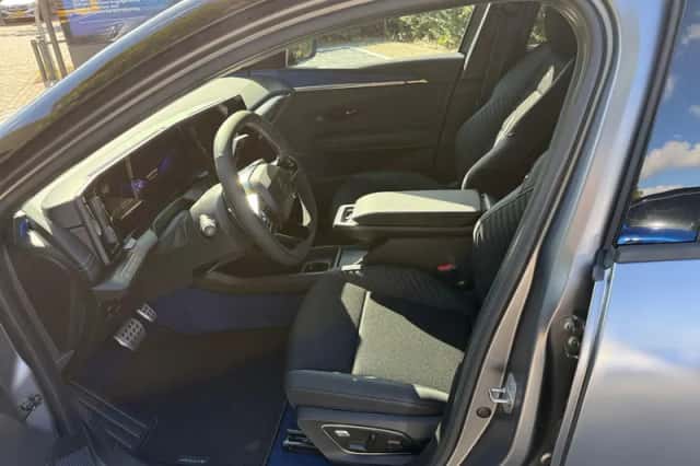 Renault Mégane E-Tech (2025) thumbnail 6