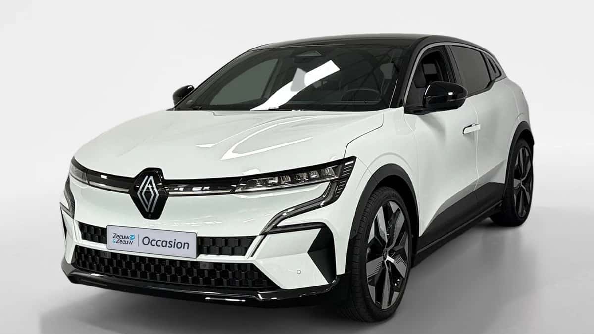 Renault Mégane E-Tech (2023) — foto 1