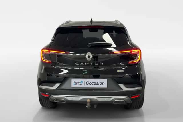 Renault Captur (2022) thumbnail 4