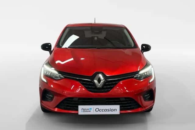 Renault Clio (2022) thumbnail 3