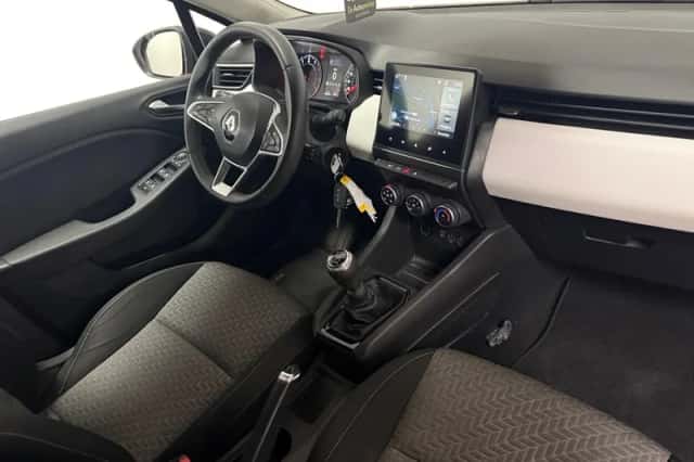 Renault Clio (2022) thumbnail 6